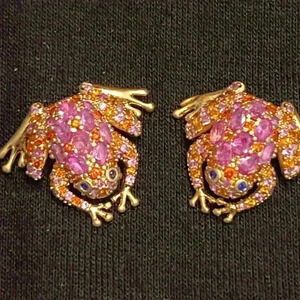Cubic Zirconia Pink Frogs. Use them as a charm or add to your frog collection.